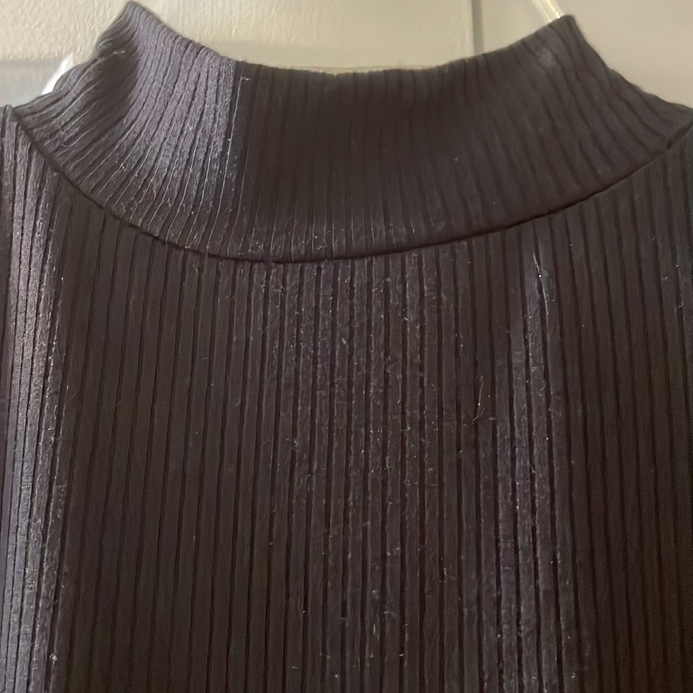 So ribbed black dress - Picture 2 of 3